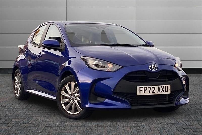 Blue Used 2022 Toyota Yaris Hybrid Hatchback | £17,995 (Fair price) - Image 1/4