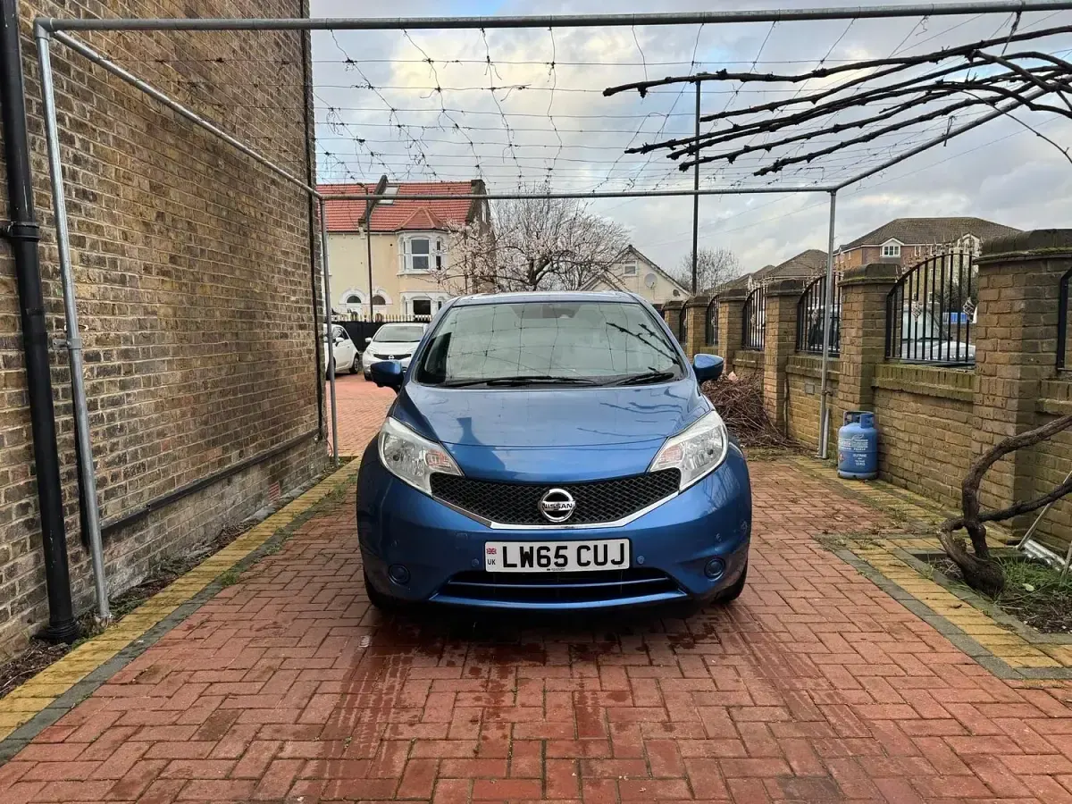 Used Nissan Note 98 HP (72 kW) 2015 Blue Hatchback