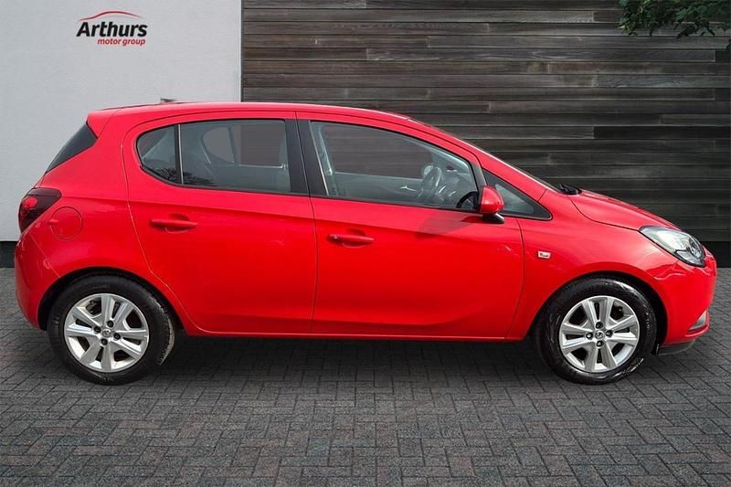 Used Vauxhall Corsa Design Edition 94 HP (69 kW) 2018 Red Hatchback