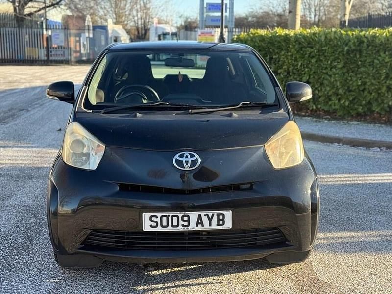 Used Toyota iQ 68 HP (50 kW) 2009 Black Hatchback