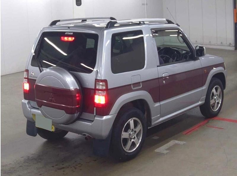 Used Mitsubishi Pajero 2010 Sliver burgundy SUV
