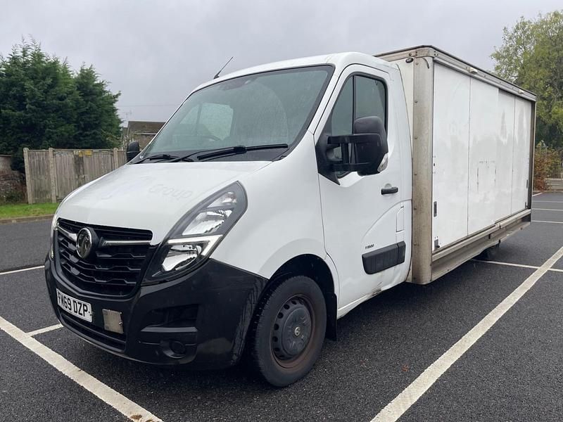 Second-hand Vauxhall Movano 150 CP (110 kW) 2020 Alb Monovolum