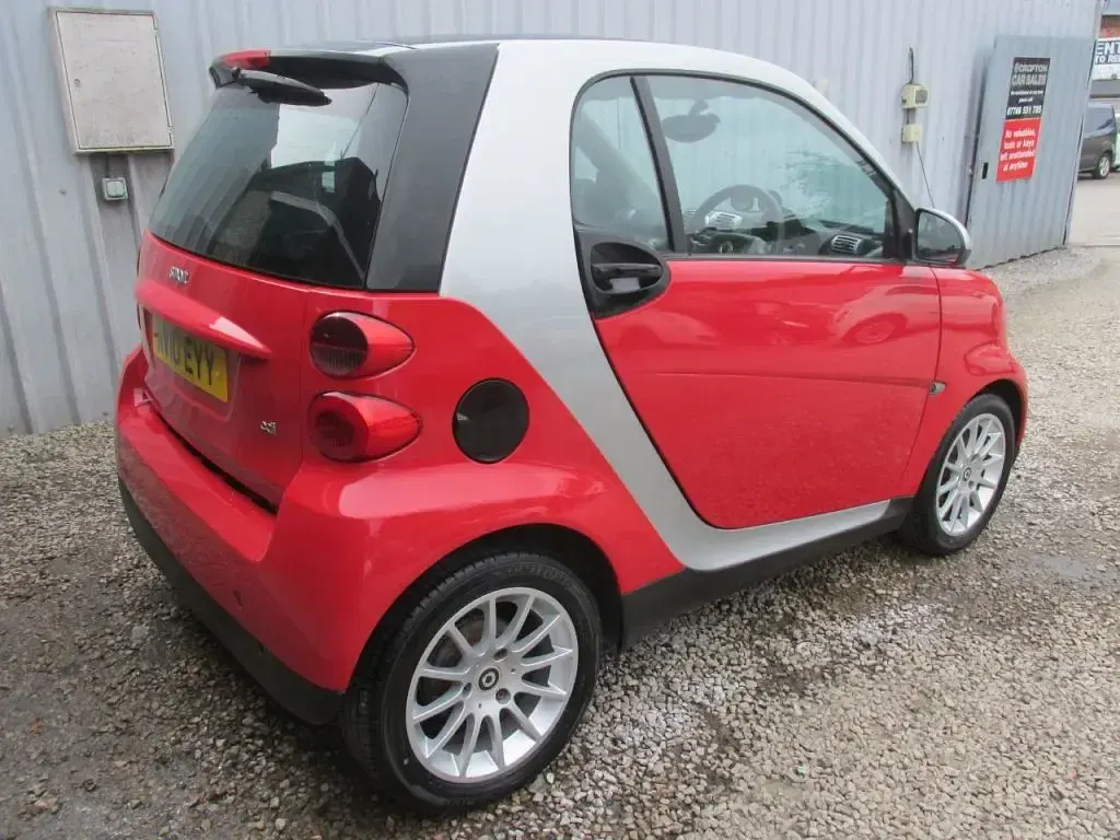 Used Smart ForTwo Coupé Passion 45 HP (33 kW) 2010 Red Coupe