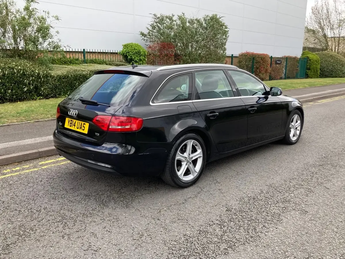 Used Audi A4 163 HP (119 kW) 2014 Black Estate