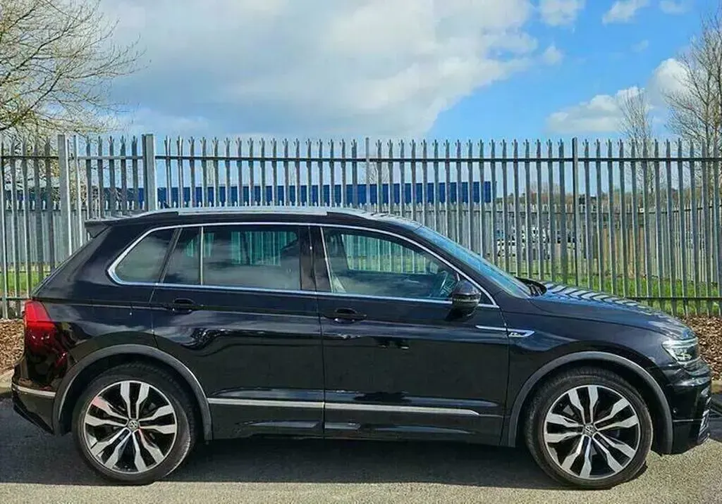 Used VW Tiguan R-line 190 HP (139 kW) 2019 Black SUV