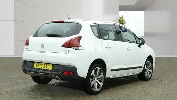 Used Peugeot 3008 Allure 2016 White Hatchback