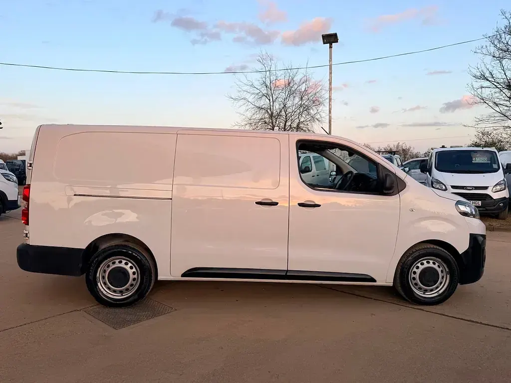 Used Citroën Dispatch 2022 White MPV