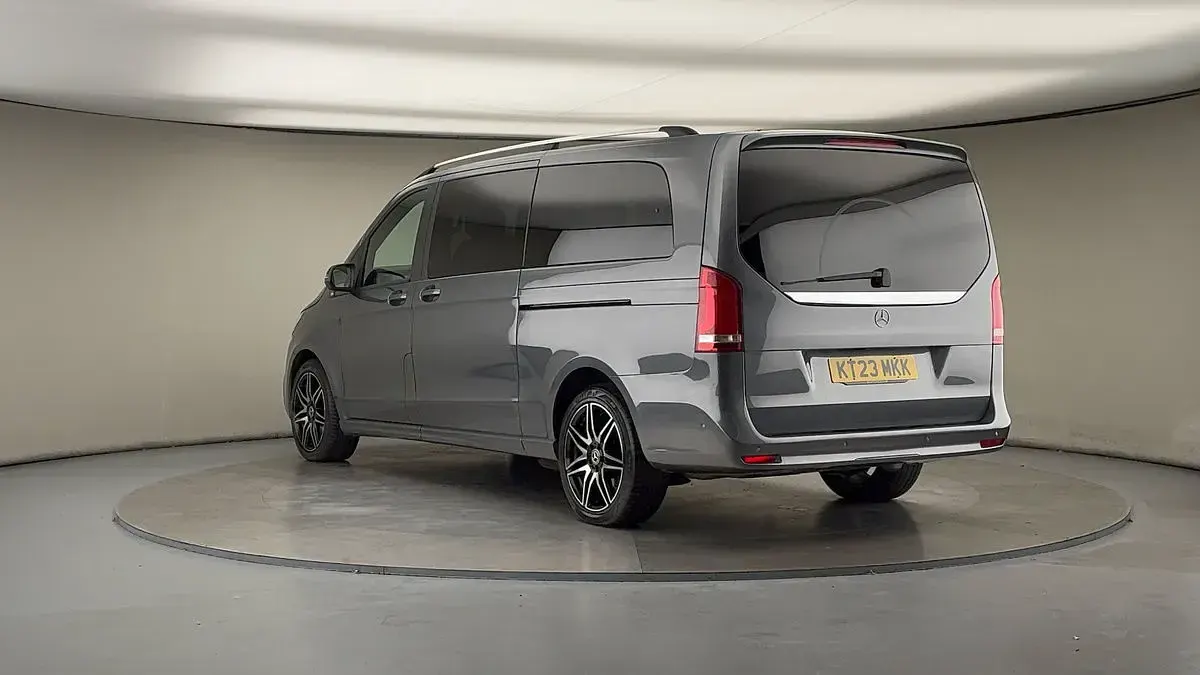 Used Mercedes V300 AMG line 237 HP (174 kW) 2023 Selenite grey MPV