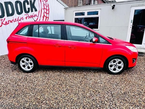 Used Ford Grand C-Max Zetec 2014 Red MPV