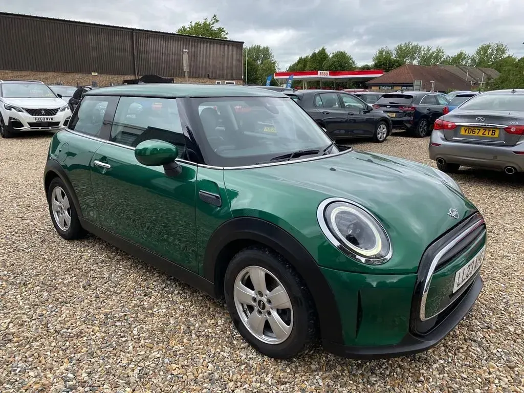 Used Mini Cooper Classic 136 HP (100 kW) 2023 Green Hatchback