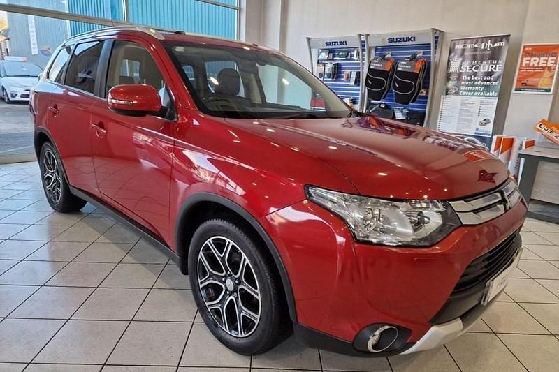Red Used 2015 Mitsubishi Outlander SUV | £7,000 (Good price) - Image 1/1