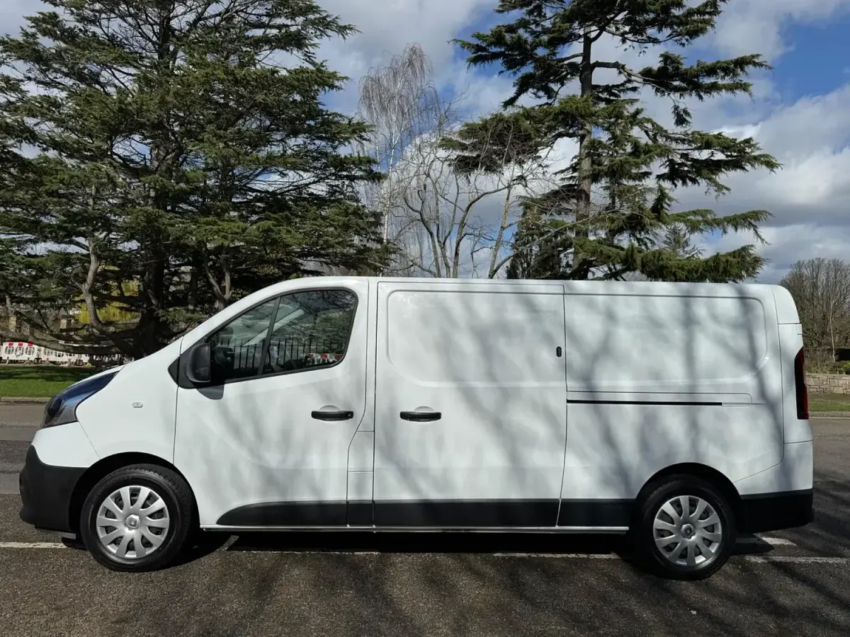 Used Renault Trafic Business 2021 White MPV