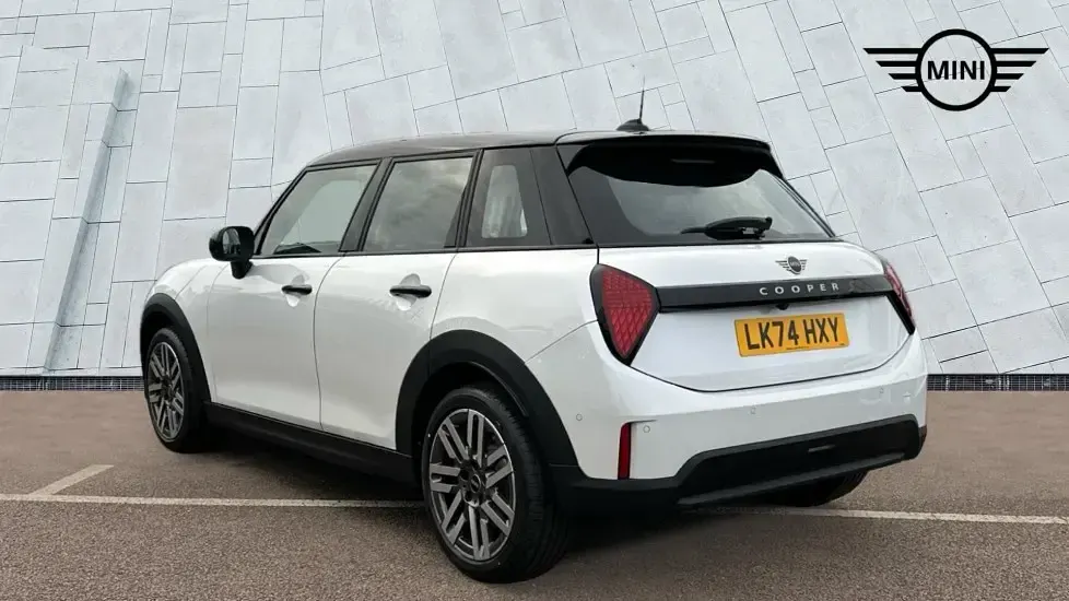Usado Mini Cooper S Hatch 201 HP (147 kW) 2024 Branco Citadino