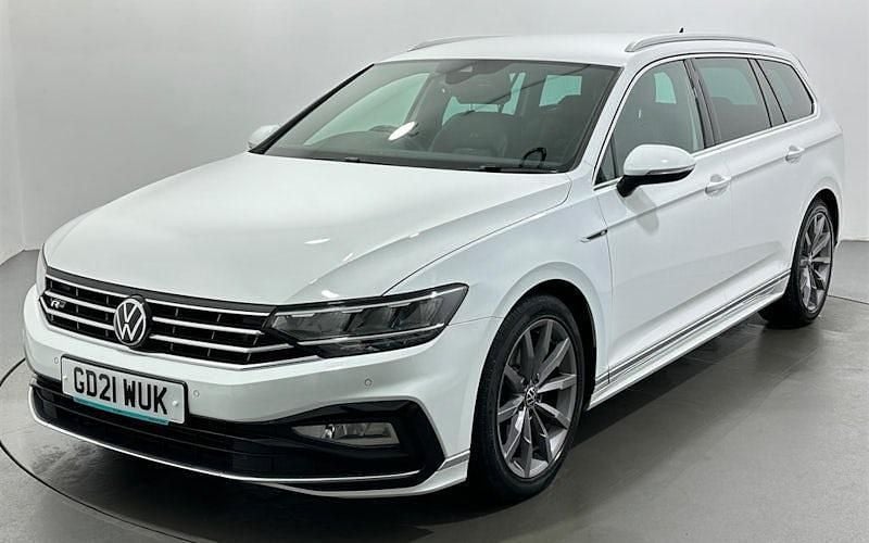 Used VW Passat R-line 150 HP (110 kW) 2023 Estate