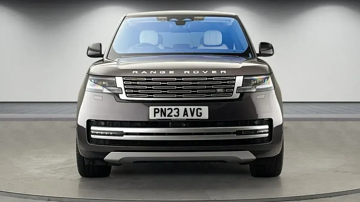 Used Land Rover Range Rover Autobiography 350 HP (257 kW) 2023 Charente grey SUV