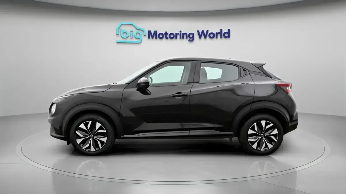 Usado Nissan Juke Acenta 114 HP (83 kW) 2022 Preto SUV