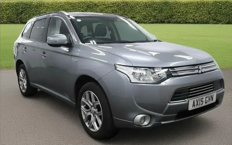 Used Mitsubishi Outlander P-HEV 121 HP (88 kW) 2015 Estate