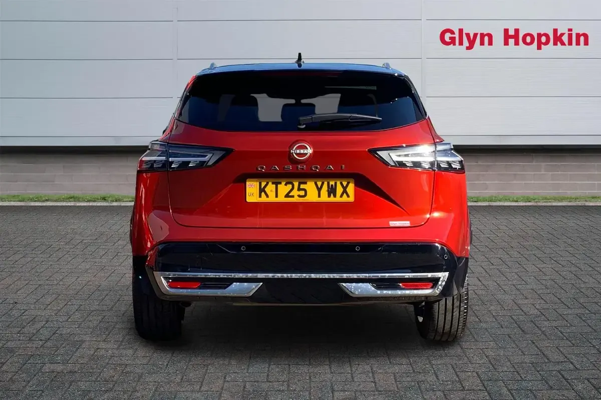 Used Nissan Qashqai Tekna+ 140 HP (102 kW) 2025 Red SUV