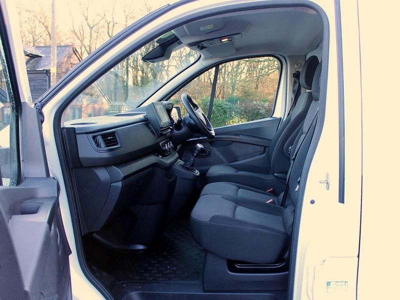 Used Renault Trafic 2024 White MPV