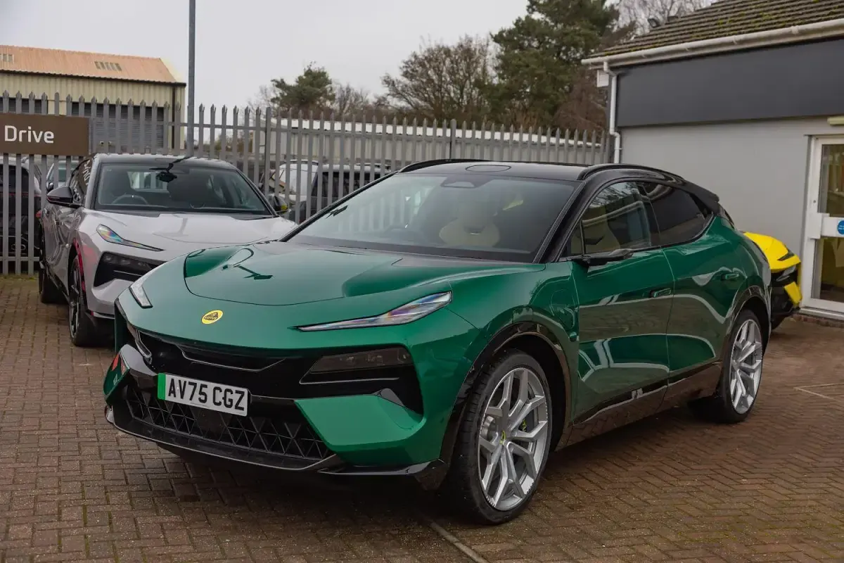 Used Lotus Eletre 450 kW (612 HP) 2025 Green SUV
