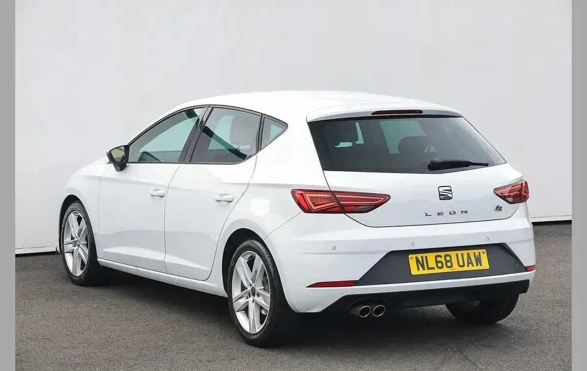 Used Seat Leon FR 128 HP (94 kW) 2018 White Hatchback