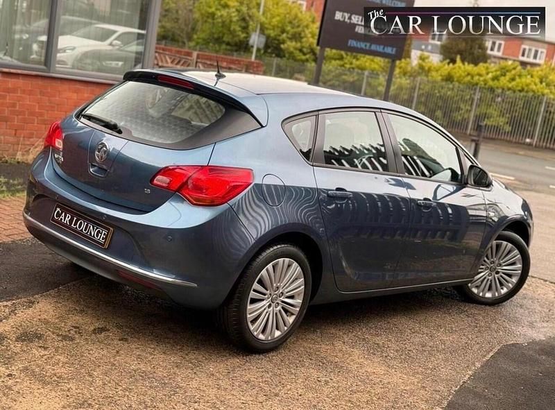 Used Vauxhall Astra 2014 Blue Hatchback