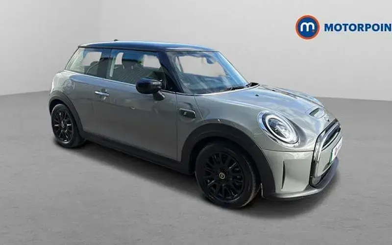 Used Mini Cooper Level 1 135 kW (184 HP) 2023 Hatchback