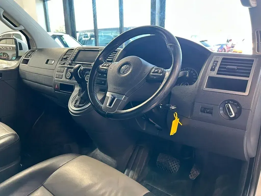 Used VW Caravelle Edition 180 HP (132 kW) 2012 White Van