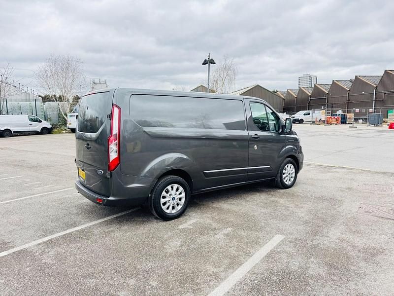 Used Ford Transit Custom Limited 130 HP (95 kW) 2019 Grey Van