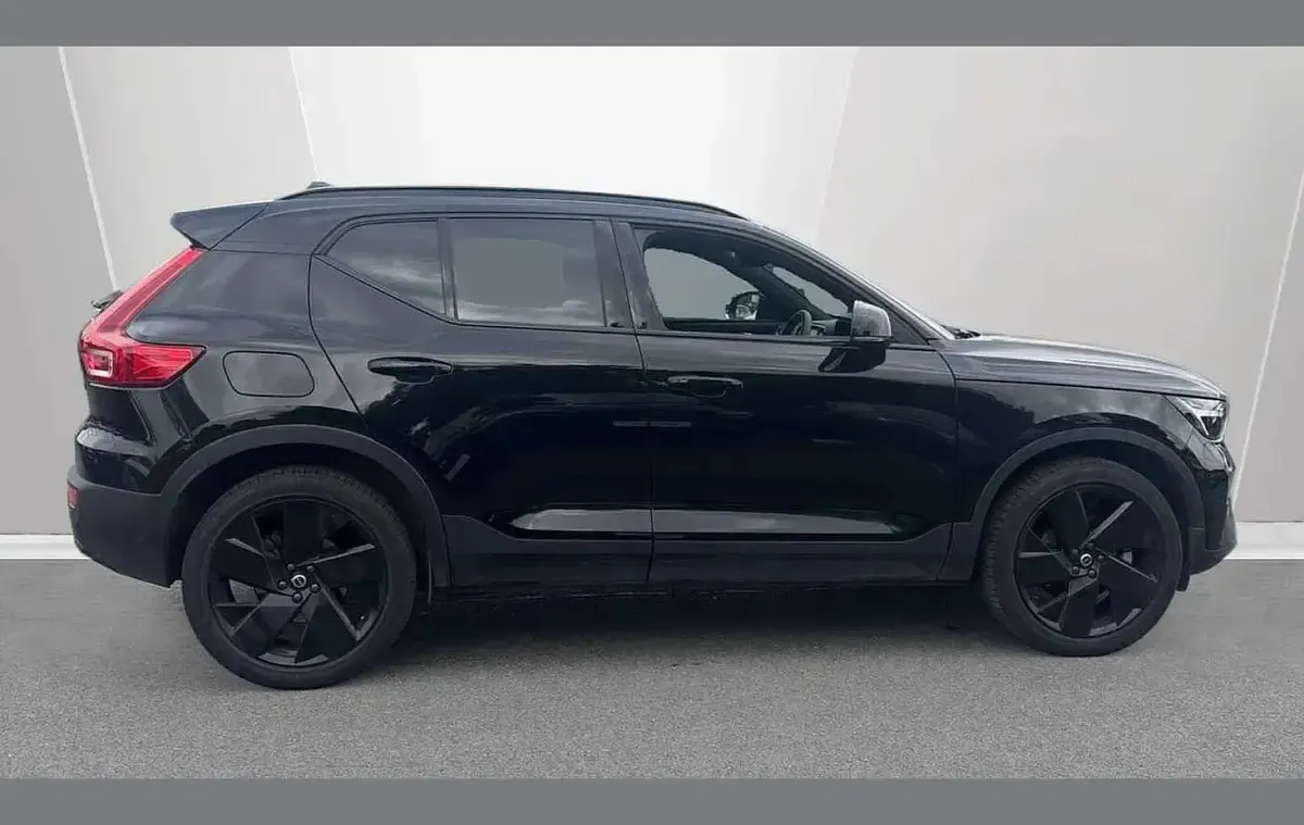 Used Volvo XC40 Plus 194 HP (142 kW) 2025 Black SUV