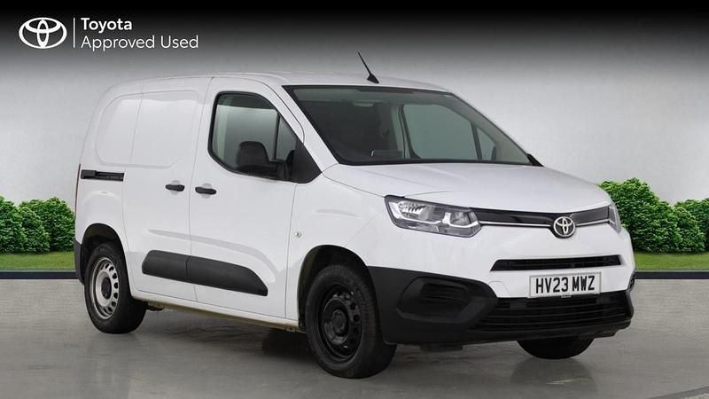 White Used 2023 Toyota Proace Active Van | £13,000 (Fair price) - Image 1/2