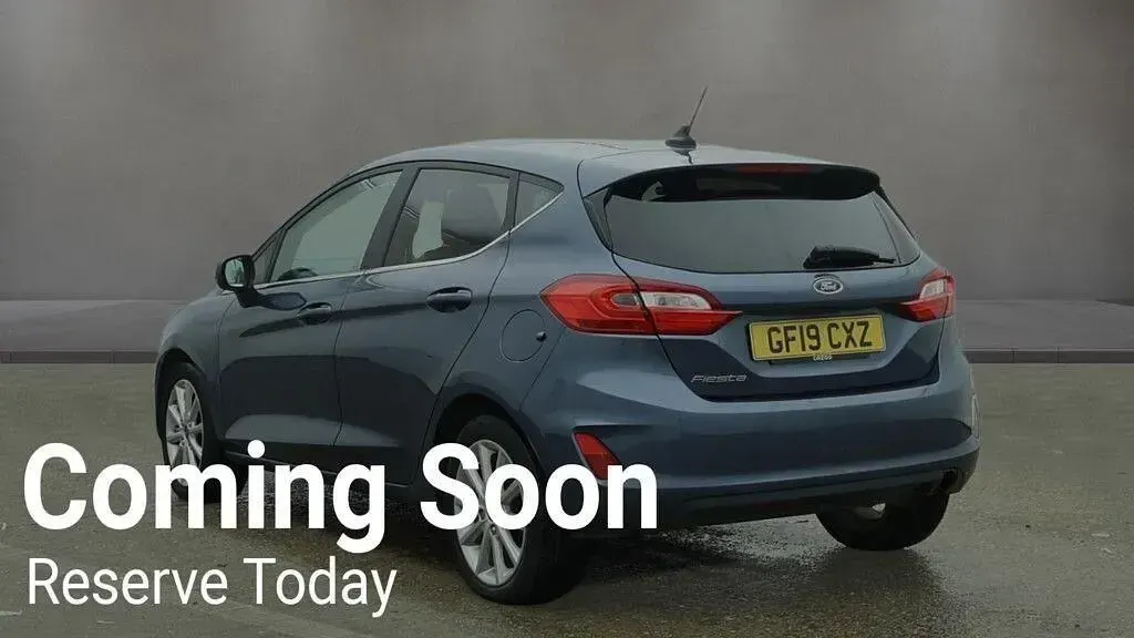 Begagnad Ford Fiesta Titanium 2019 Blå Halvkombi