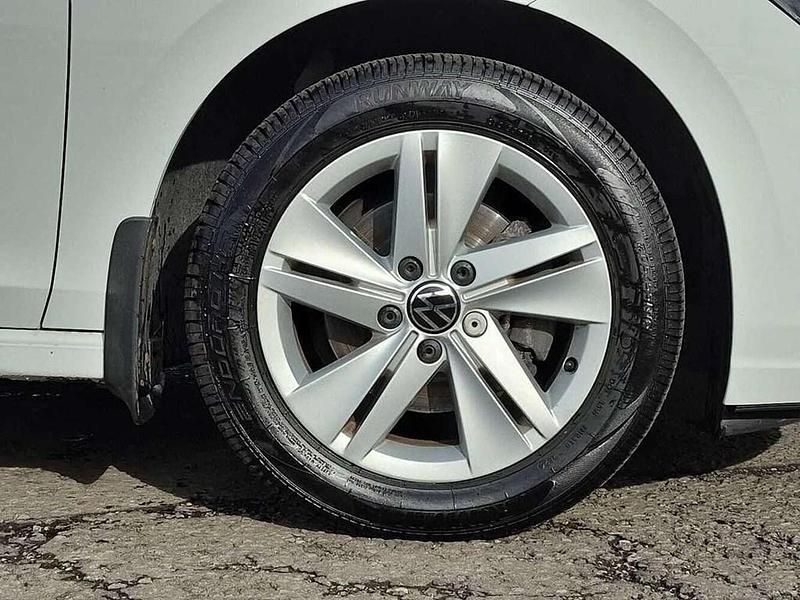 Used VW Golf VIII Life 130 HP (95 kW) 2022 White Hatchback