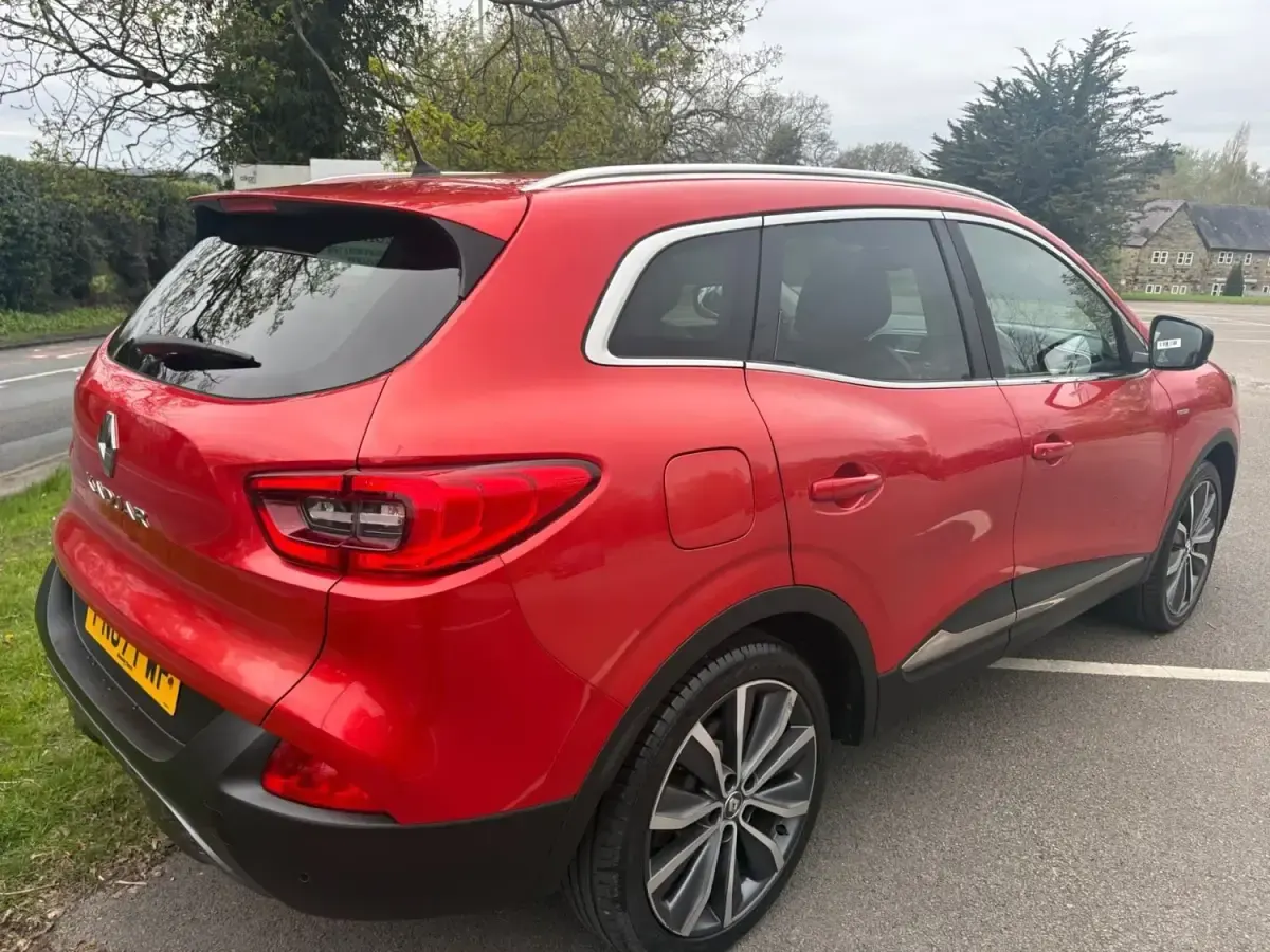 Usado Renault Kadjar Signature 110 HP (80 kW) 2017 Vermelho SUV