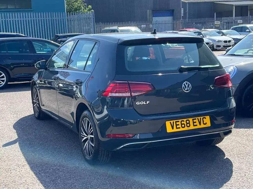 Used VW Golf VII SE 115 HP (84 kW) 2018 Grey Hatchback