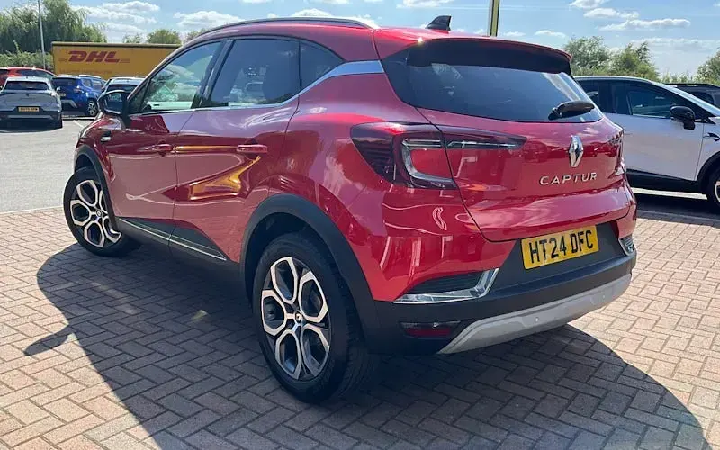 Used Renault Captur Techno 91 HP (66 kW) 2024 Red SUV