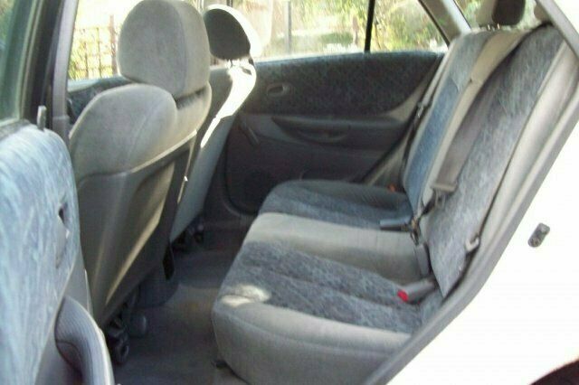 Used Mazda 323 2000