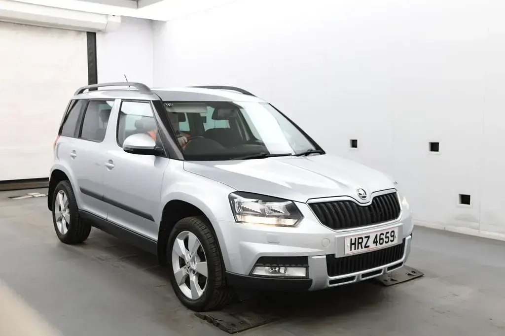 Used Skoda Yeti SE 105 HP (77 kW) 2014 Silver SUV