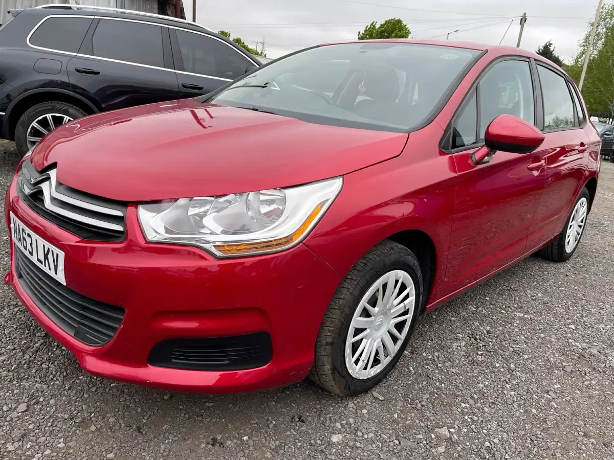 Gebraucht Citroën C4 VTR Sport 90 PS (66 kW) 2013 Rot Kleinwagen