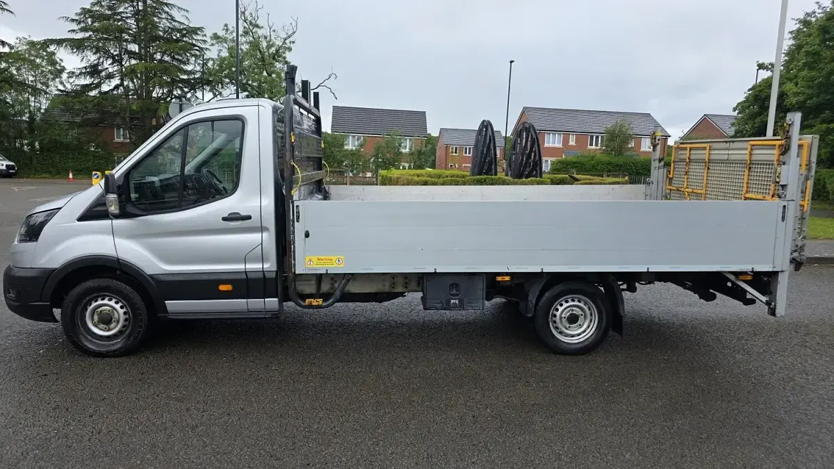Used Ford Transit 130 HP (95 kW) 2023 Silver/blue Van