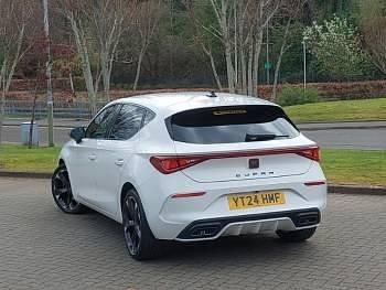 Second-hand Cupra Leon 150 CP (110 kW) 2024 Alb Hatchback