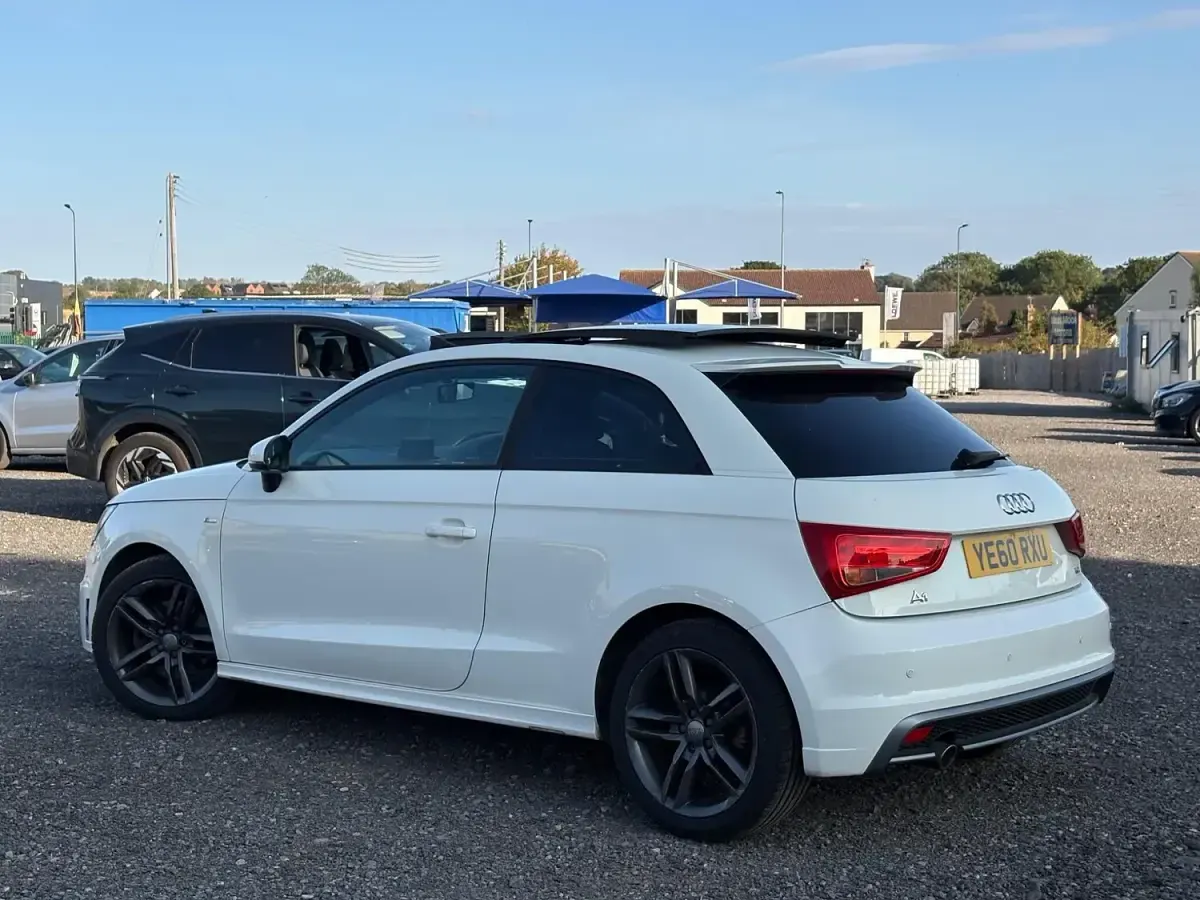 Used Audi A1 S-Line 103 HP (75 kW) 2011 White Hatchback