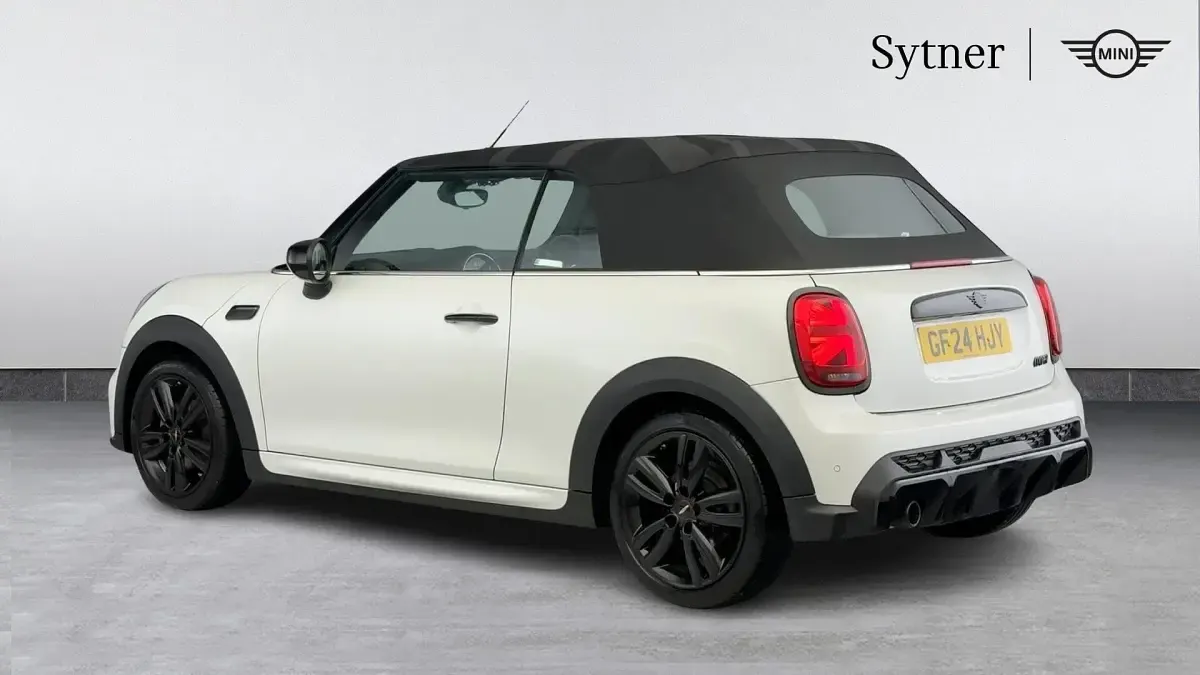 Used Mini Cooper Sport 134 HP (98 kW) 2024 White Hatchback