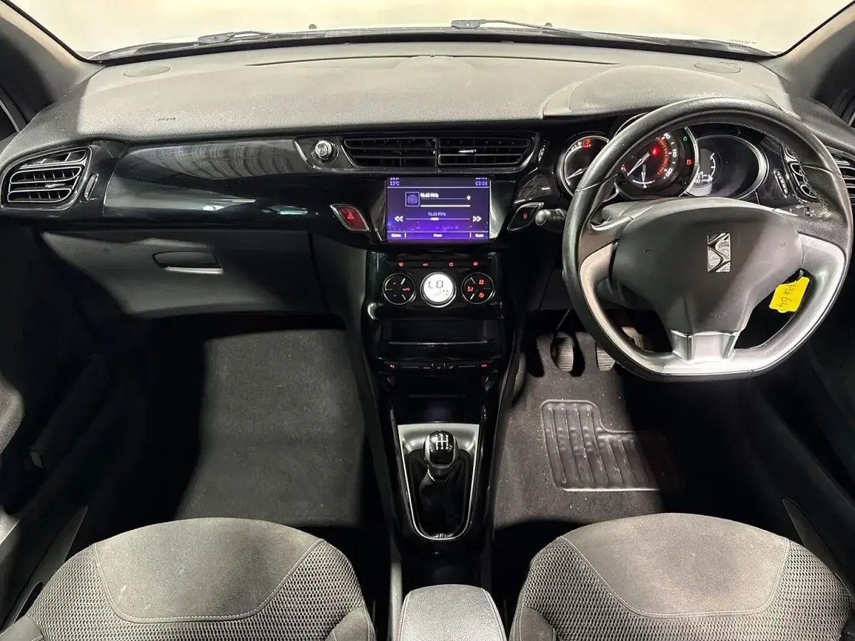 Used DS Automobiles DS3 Connected Chic 2018 White Hatchback