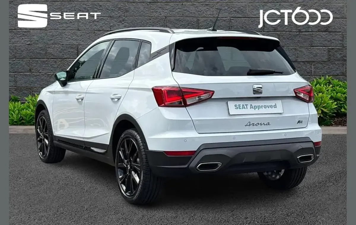 New Seat Arona Black Edition 113 HP (83 kW) 2025 White SUV