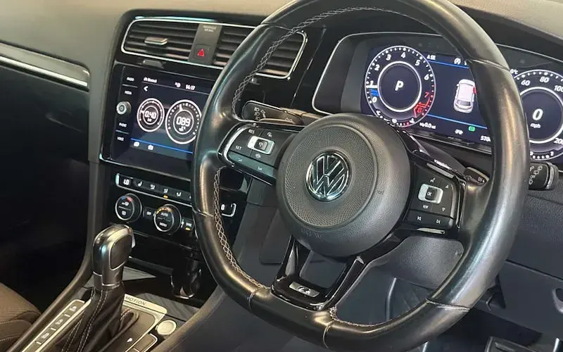 Used VW Golf VII R 300 HP (220 kW) 2019 Black Hatchback