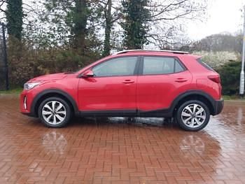 Used Kia Stonic 99 HP (72 kW) 2022 Red SUV