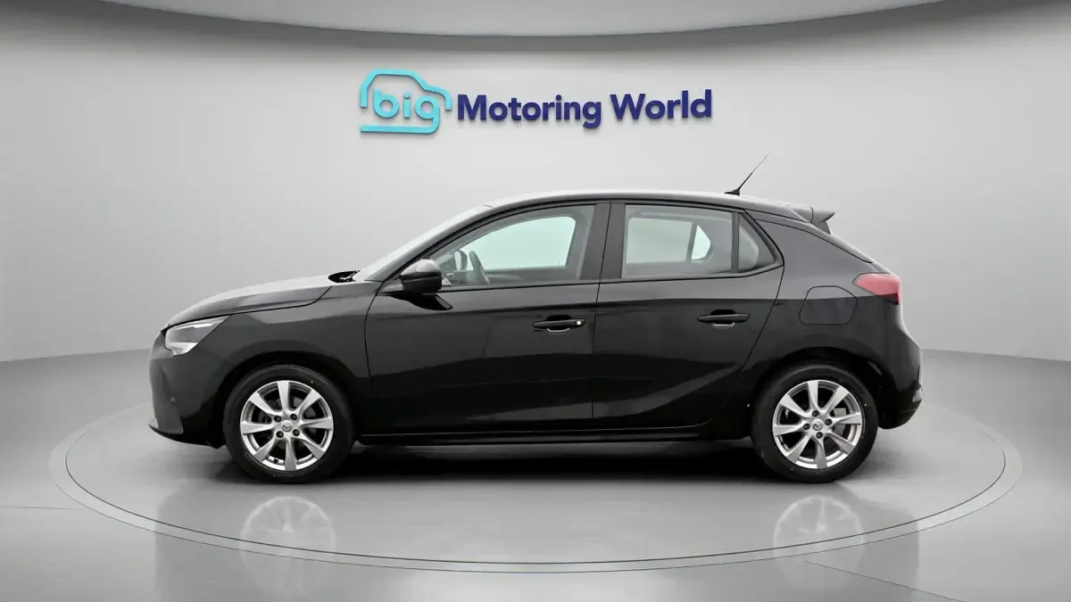 Second-hand Vauxhall Corsa Design Edition 74 CP (54 kW) 2022 Negru Hatchback