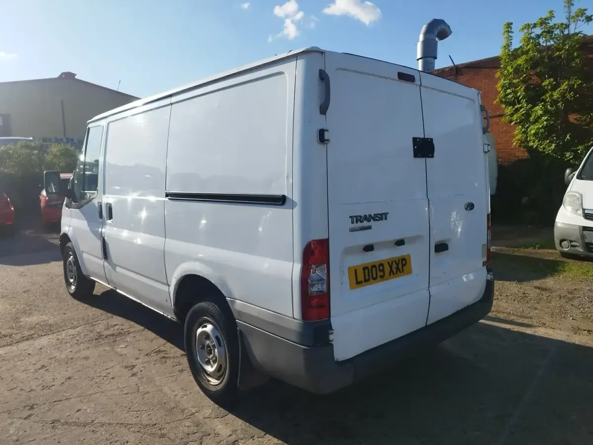 Usado Ford Transit 85 CV (62 kW) 2009 Blanco Van