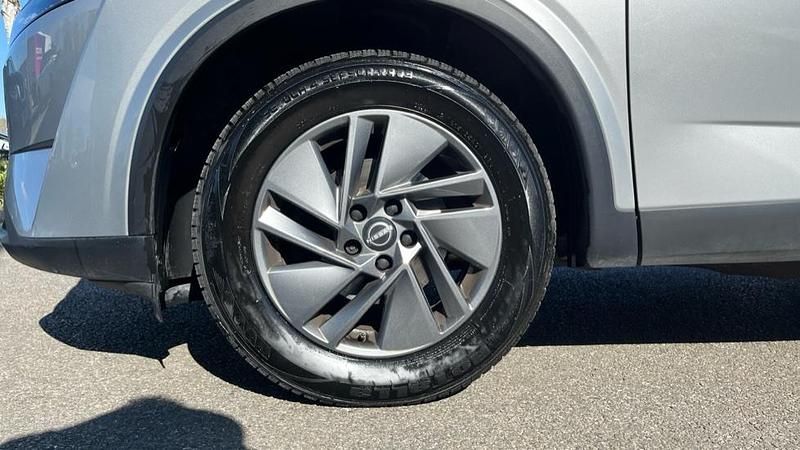 Used Nissan Qashqai Acenta Premium 140 HP (102 kW) 2023 Silver SUV